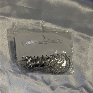 Silver and Pearl Earring Set 6peace